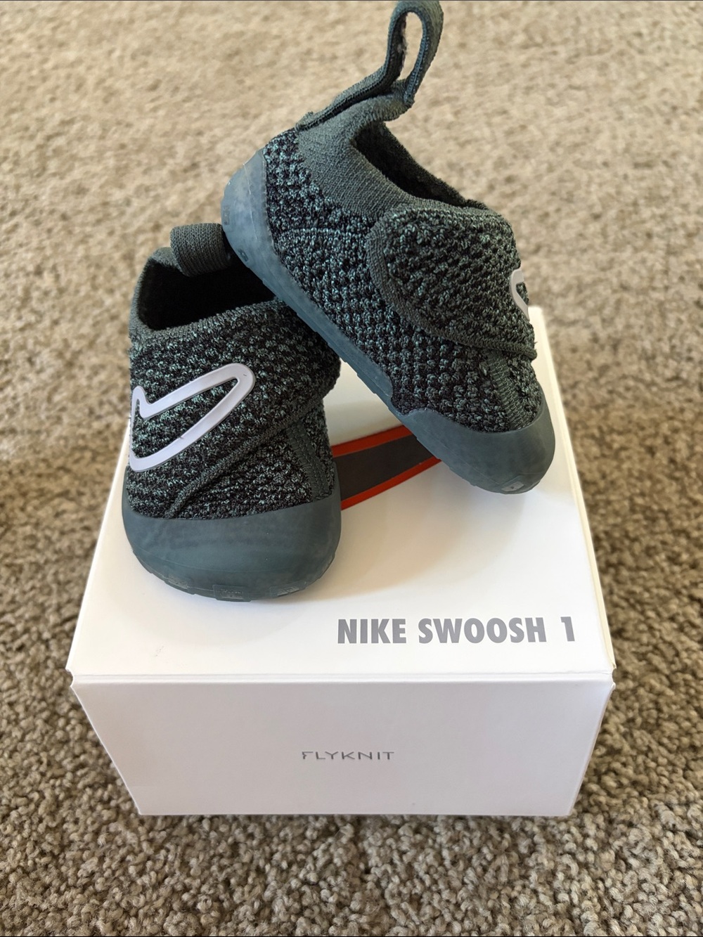 Nike Swoosh 1 TD Toddler Infant Flyknit Shoes Vintage Green Size 3C